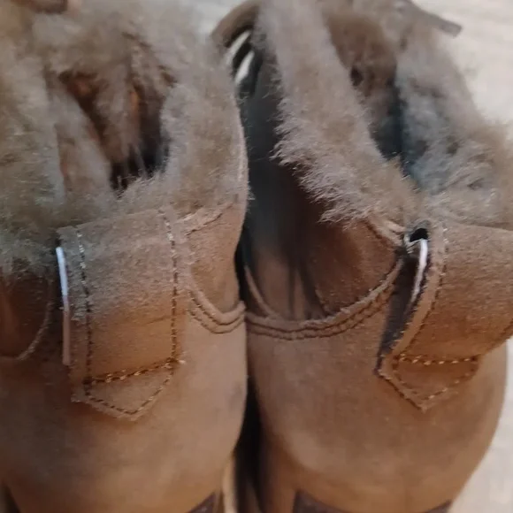 Women's UGG Lace Up Chestnut Wedge Bootie - Picture 7 of 8